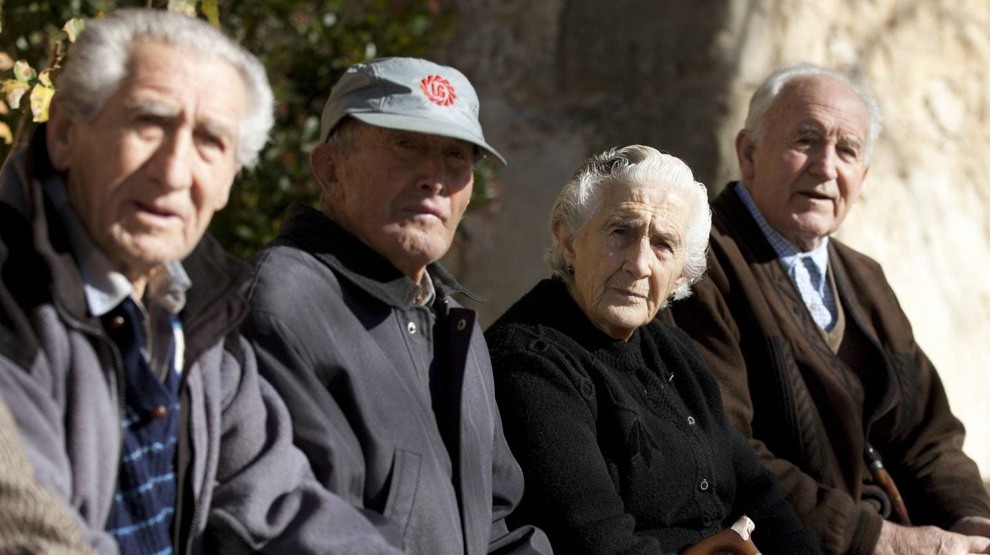 ¿Qué cambios sociales se producen como consecuencia del envejecimiento psicológico?