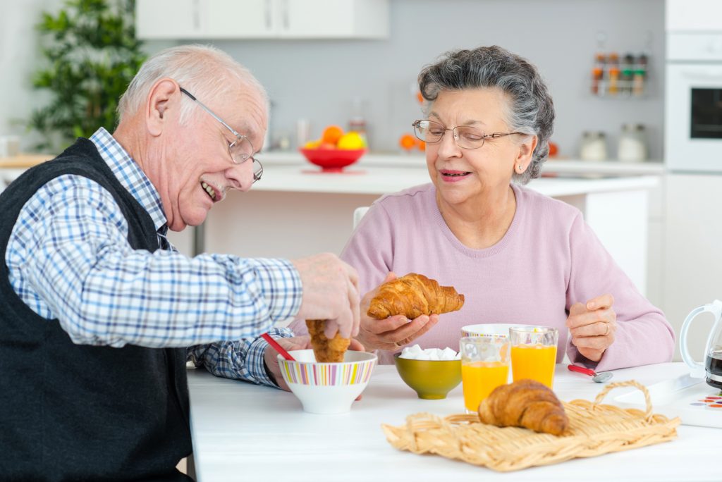 Hábitos para tener una buena nutrición en el adulto mayor