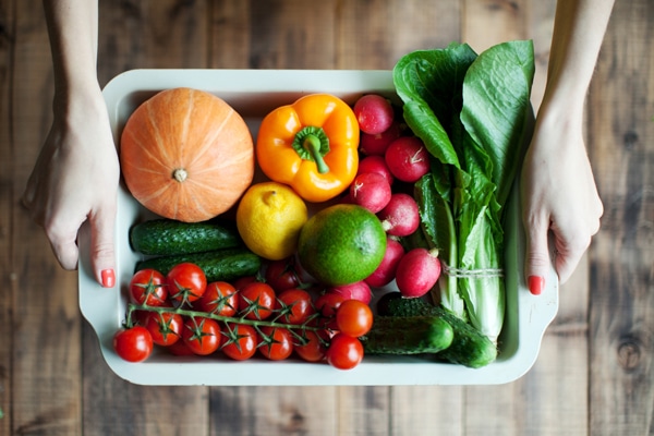¿Qué alimentos y nutrientes se deben incluir en la Dieta Alimenticia de los Adultos Mayores?
