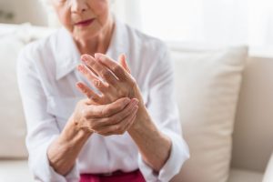 foto de Síntomas de Artritis en el Adulto Mayor