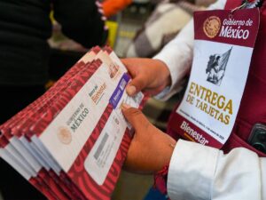 Entrega de Tarjeta Bienestar durante abril 2025