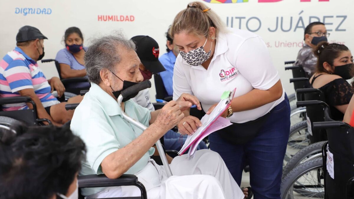 Apoyo Gratuito en Benito Juárez para Adultos Mayores: Asesoría Legal, Médica y Cursos Digitales