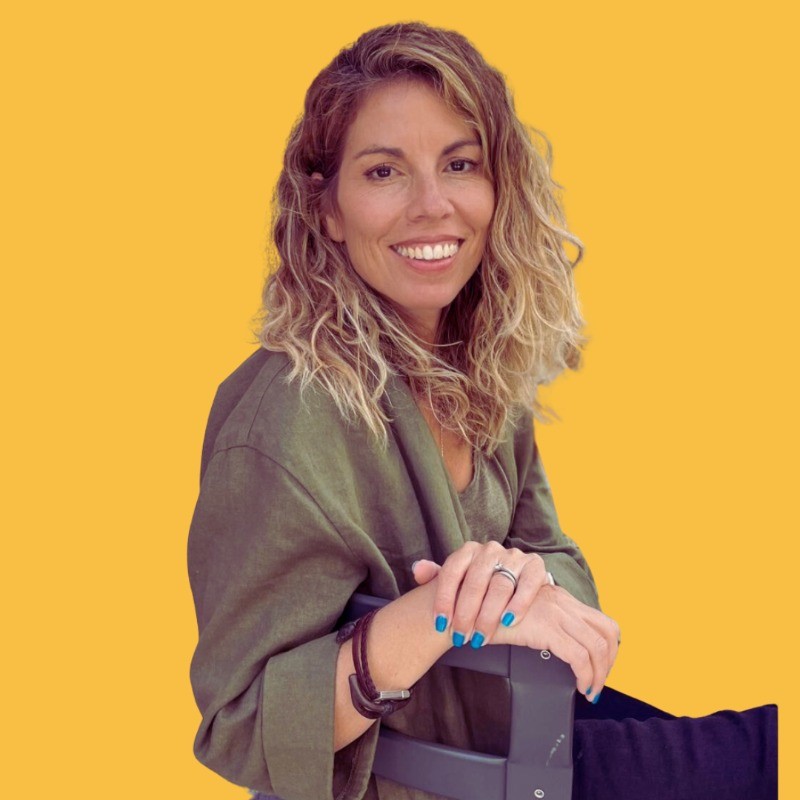 Foto de Berenice Munch, fundadora y autora en Canitas.mx