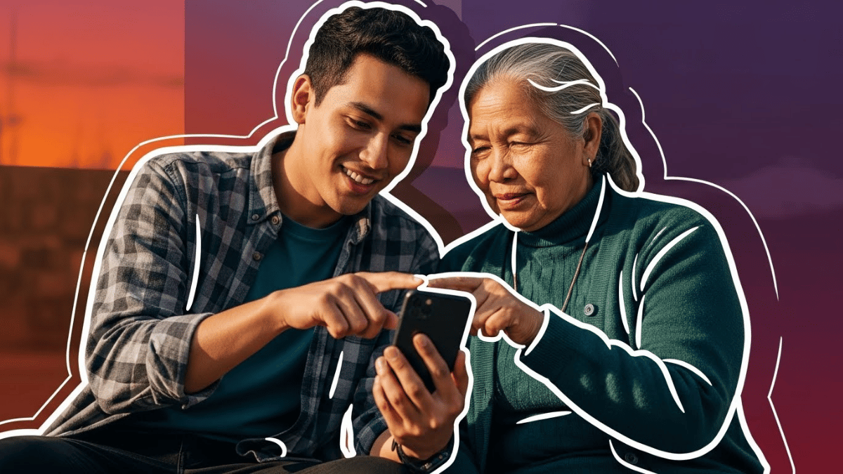 imagen de Estudiantes del Tec enseñan a usar el celular a adultos mayores